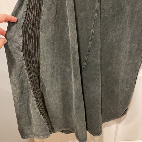 Paper Crane Keyhole Shirttail hem Dress EUC - Picture 4 of 12